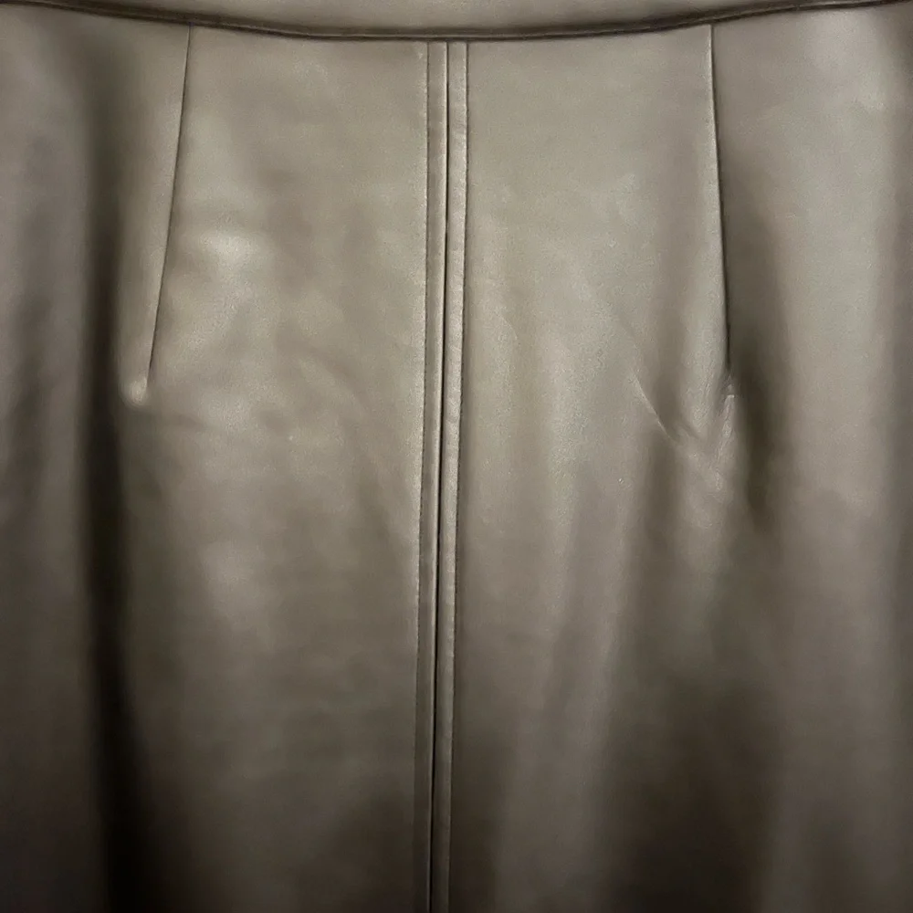 Halogen faux leather skirt. Size 4